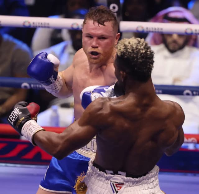 Canelo becomes undisputed champion but slams Scull for his role in 'boring fight'