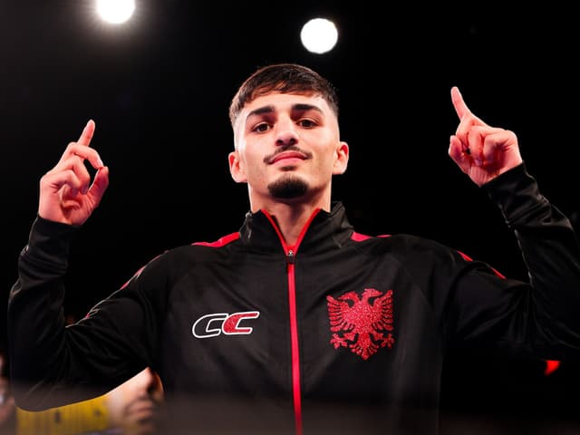 Adam Maca Makes Quick Work Of Rafael Castillo, Wins Pro Debut By 2nd-Round TKO