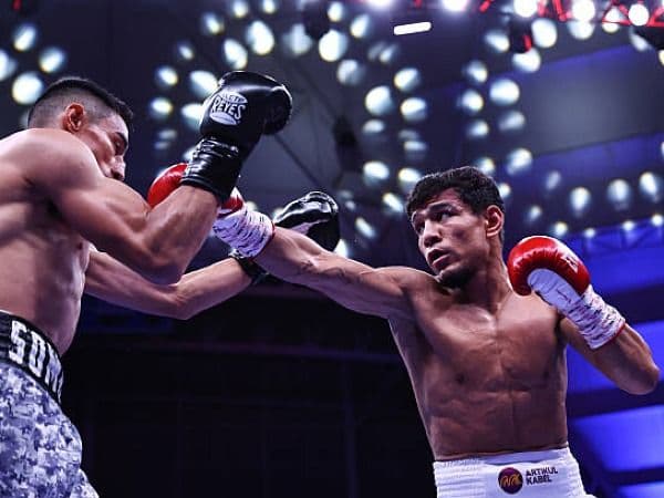 Murodjon Akhmadaliev Stops Luis Castillo In 8th Round, Secures Naoya Inoue Showdown On September 14