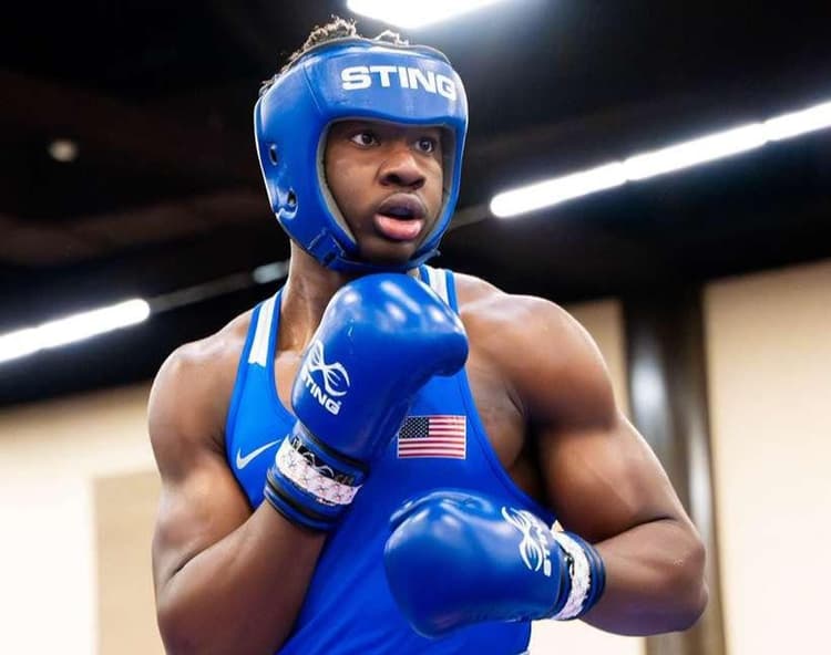 ジョセフ・アウィノンギャは、五輪金メダルを目指すか、それともマイク・タイソンの最年少王座獲得記録を破るかという、苦渋の決断を迫られる