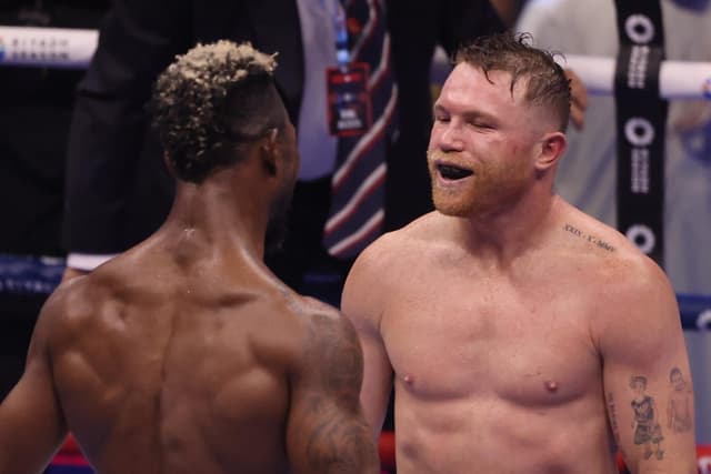 Oscar De La Hoya Condemns Canelo Alvarez Taking Huge Purse For Fighting 'A Runner', Then Complaining About It