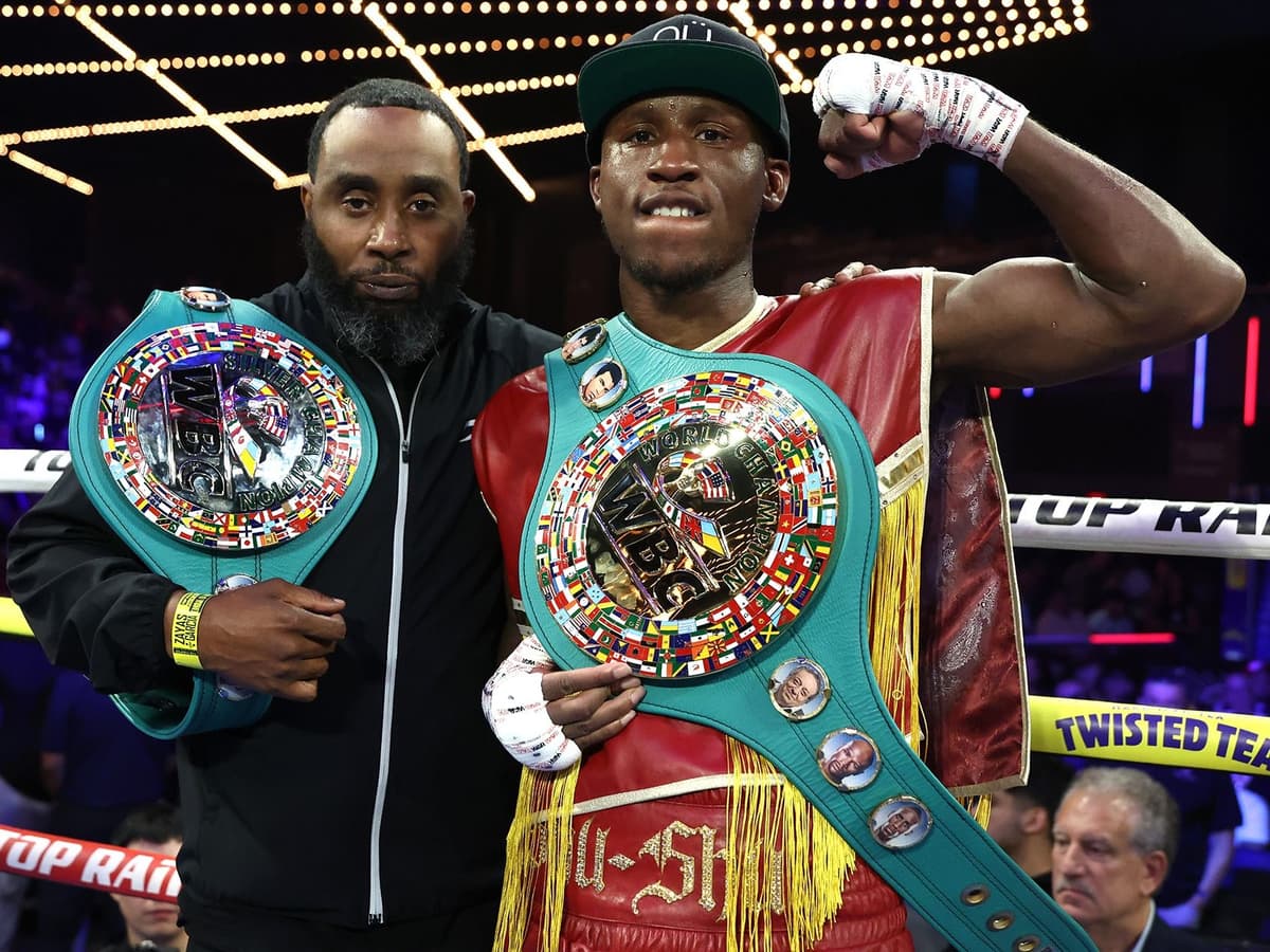 Bruce Carrington vs Carlos Castro