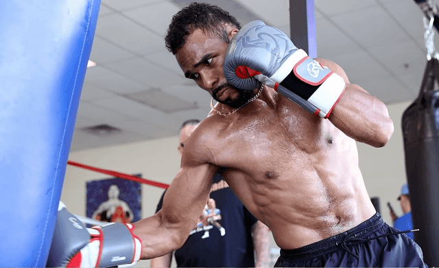 Frank Martin Picking Edwin De Los Santos To Spoil Keyshawn Davis' First Lightweight Title Defence