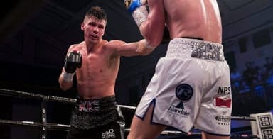 Conway and Warburton meet at crossroads for vacant British middleweight title