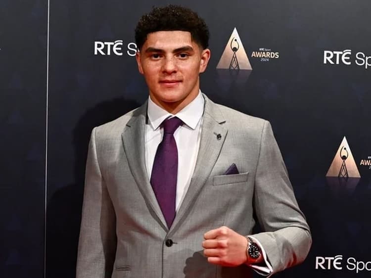 Queensberry officialise la signature du prometteur poids lourd amateur Adam Olaniyan.