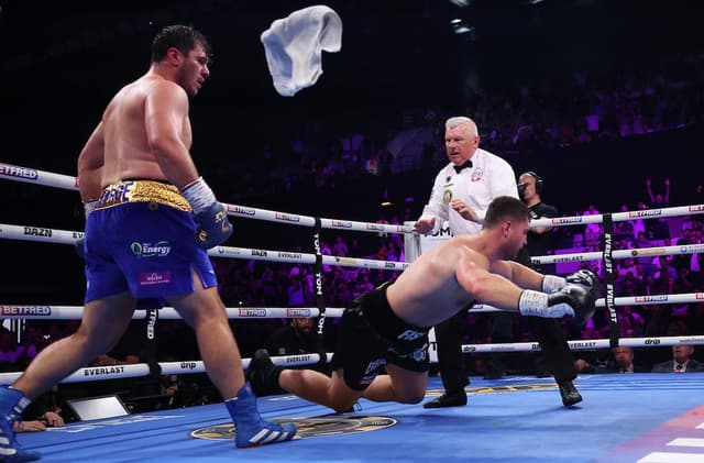 Dave Allen Produces Knockout Of The Year Contender With 5th-Round Finish Of Johnny Fisher In Copper Box Rematch