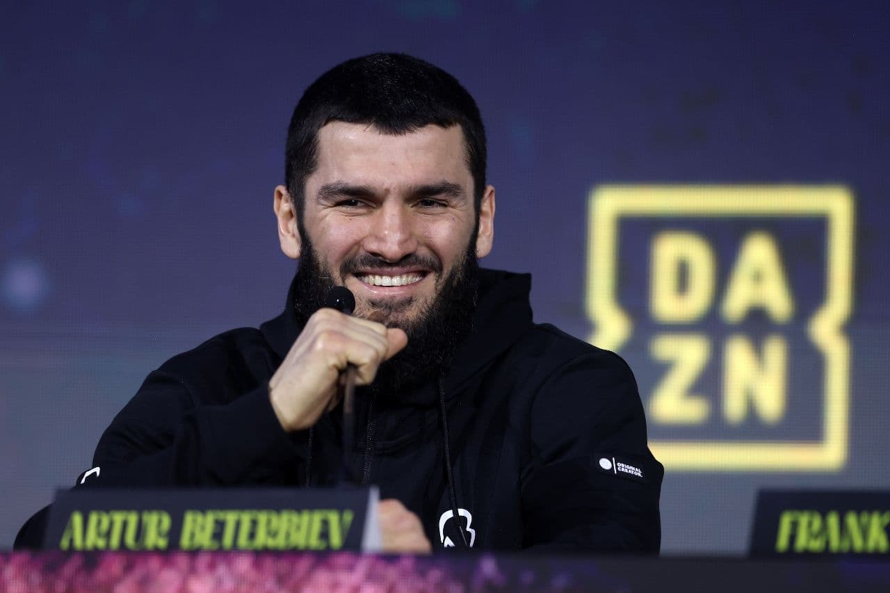 artur-beterbiev (2).jpg