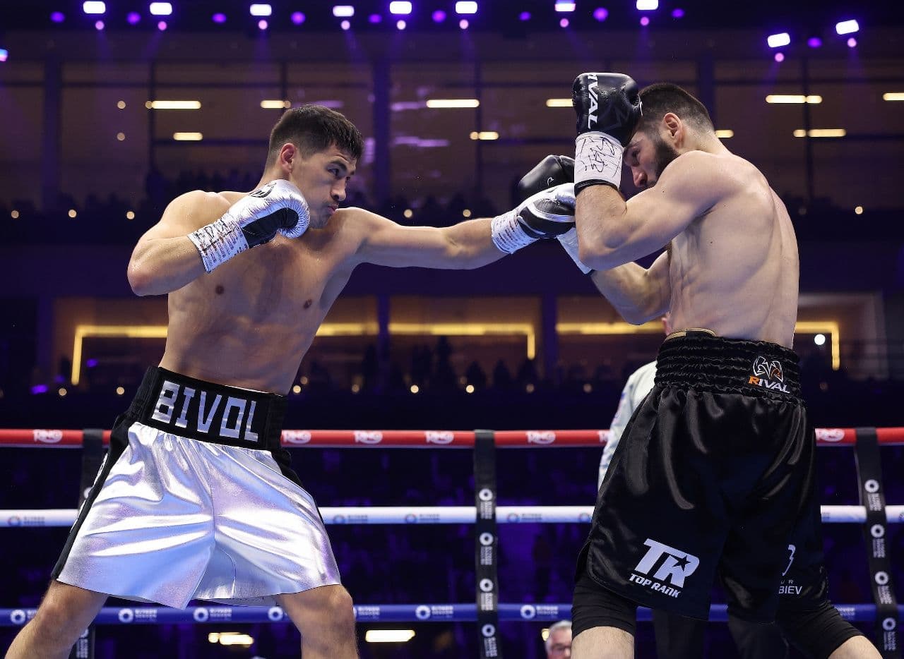 bivol-beterbiev-rematch (16).jpg