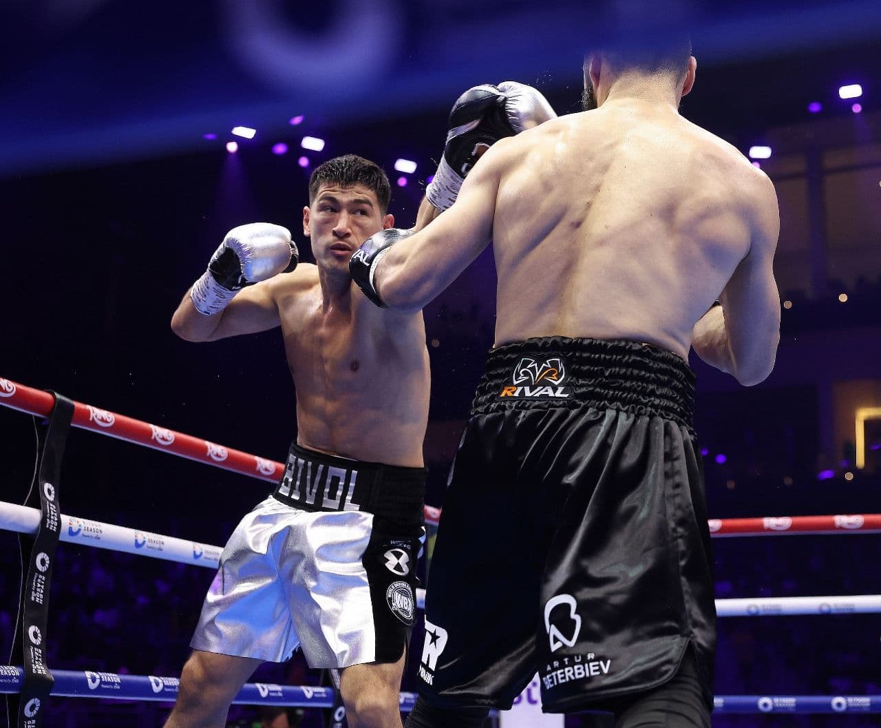 bivol-beterbiev-rematch (17).jpg