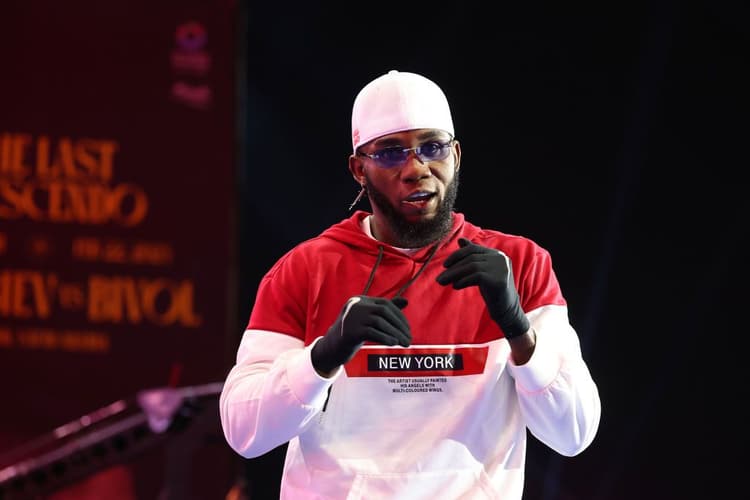 カルロス・アダメス、今なお“チーターで嘘つき”ジャニベク・アリムハヌリとの対戦を熱望