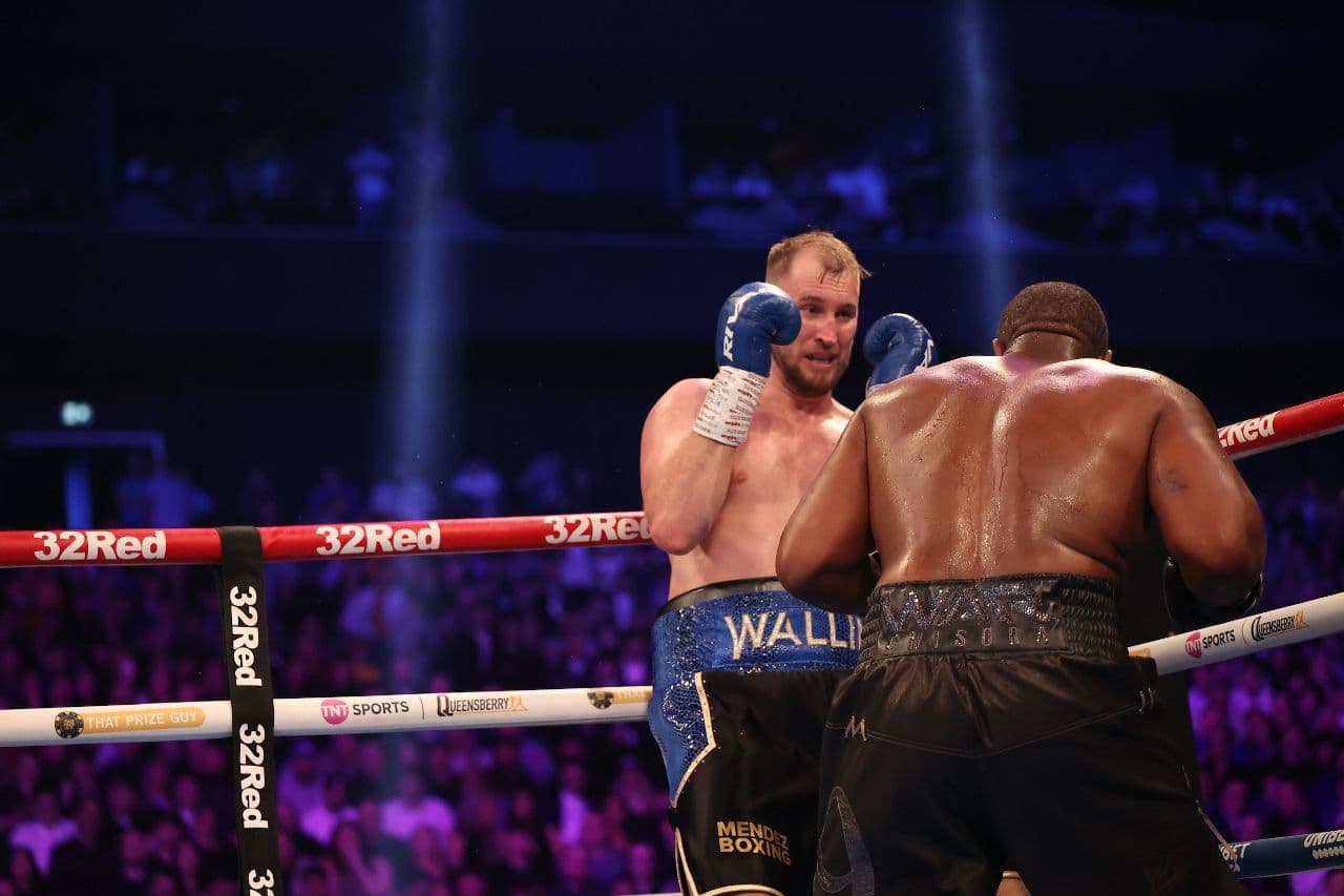 chisora-wallin-fight (12).jpg