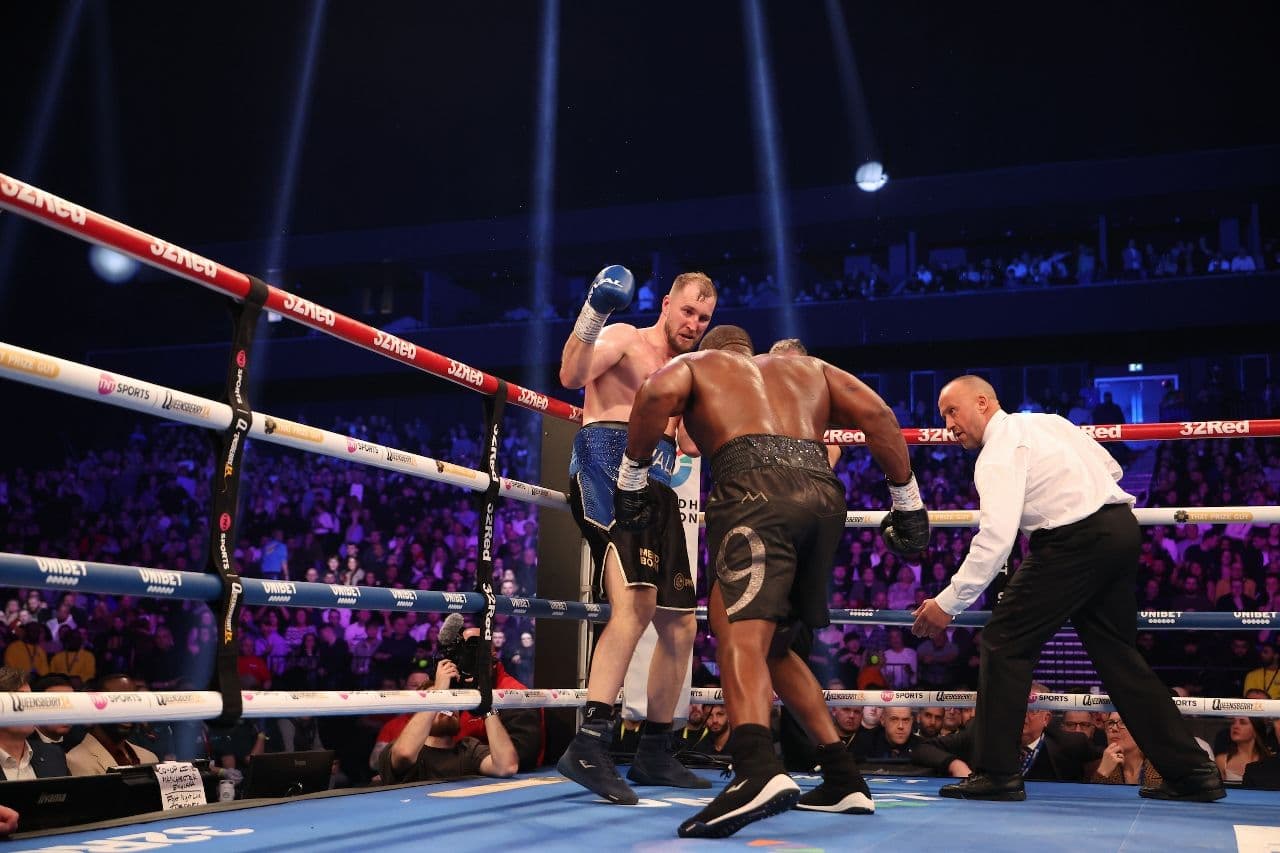 chisora-wallin-fight (17).jpg