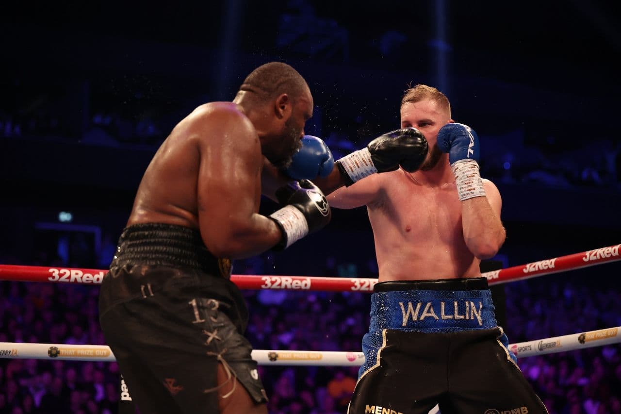 chisora-wallin-fight (24).jpg