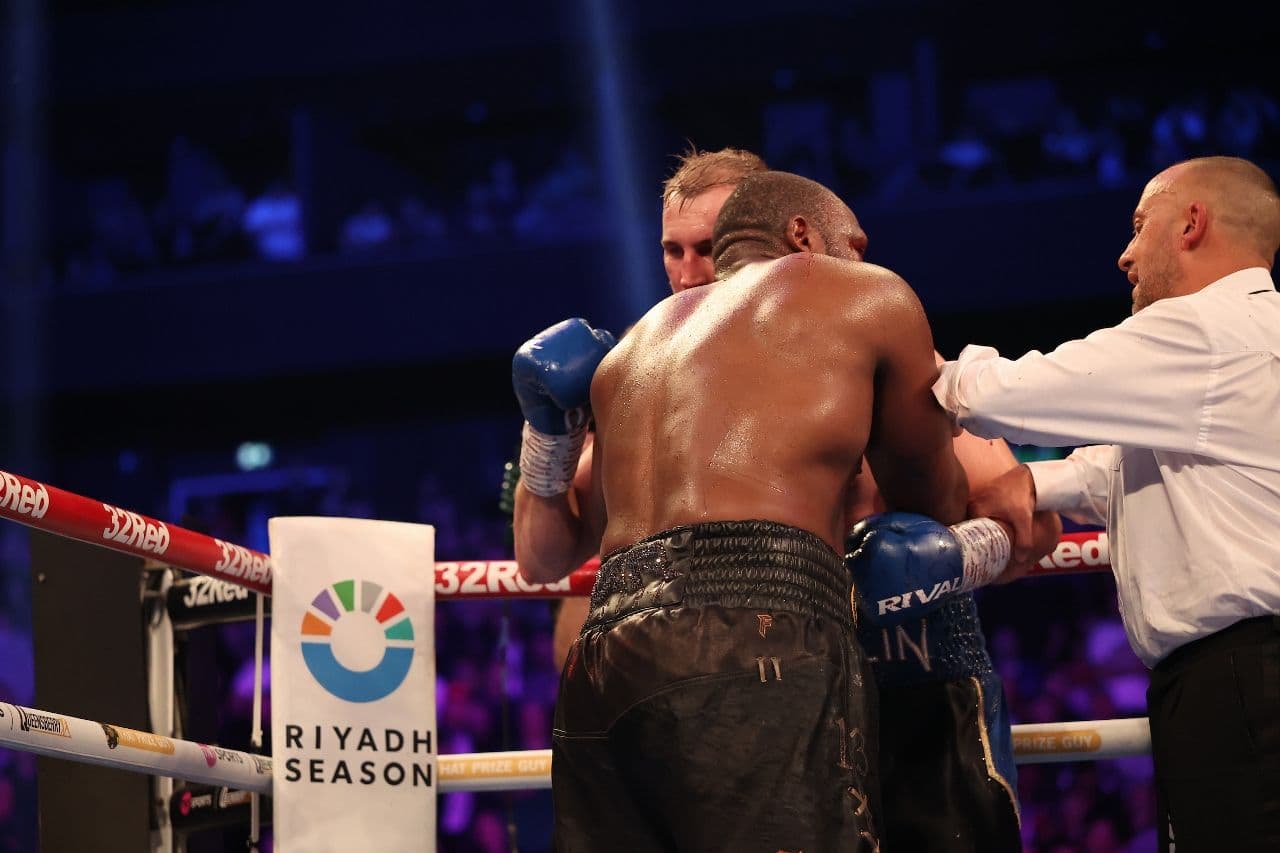 chisora-wallin-fight (49).jpg