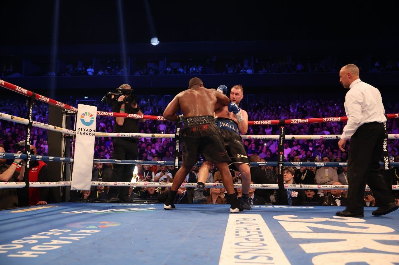 chisora-wallin-fight (55).jpg