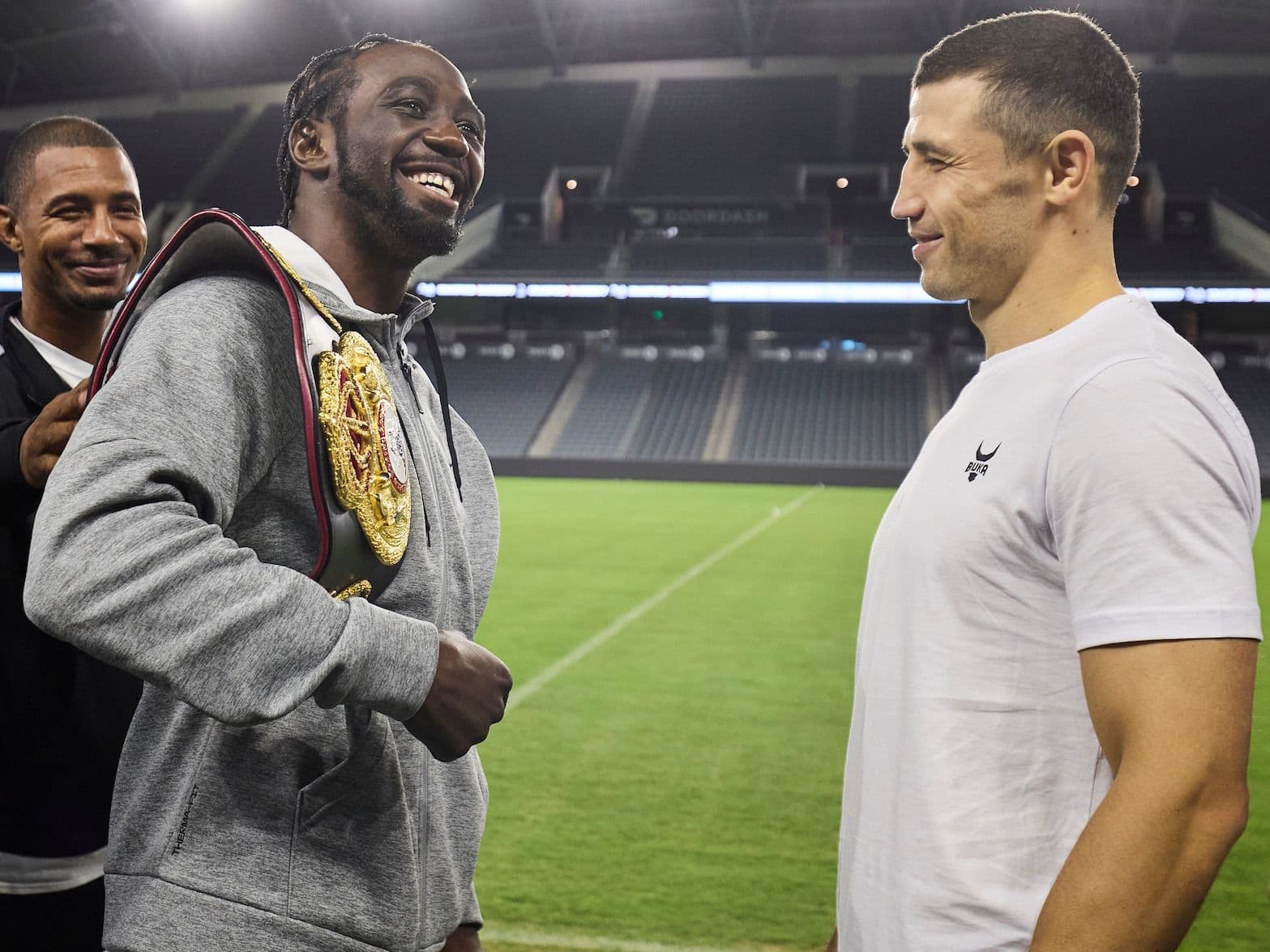 Israil Madrimov croit que Terence Crawford restera à la retraite et ne courra pas après l’argent