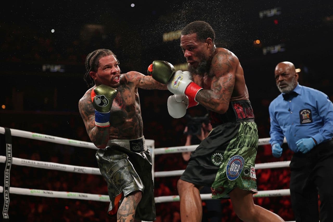 davis-roach-fight (12).jpg