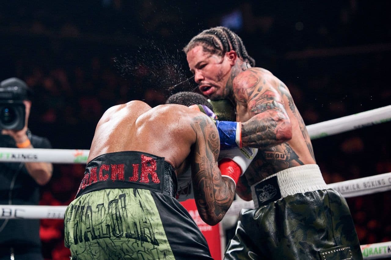 davis-roach-fight (15).jpg