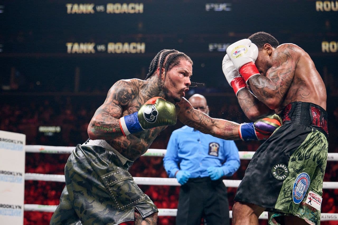 davis-roach-fight (1).jpg