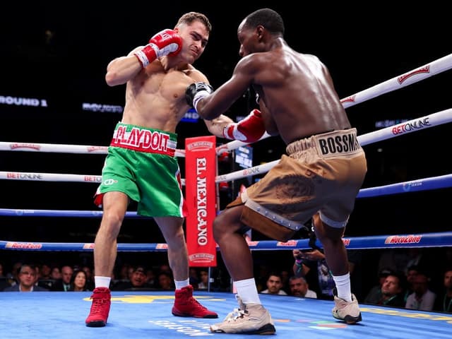 Oscar Duarte supera a Kenneth Sims por decisión mayoritaria en 12 asaltos y gana la eliminatoria mundialista AMB de las 140 libras