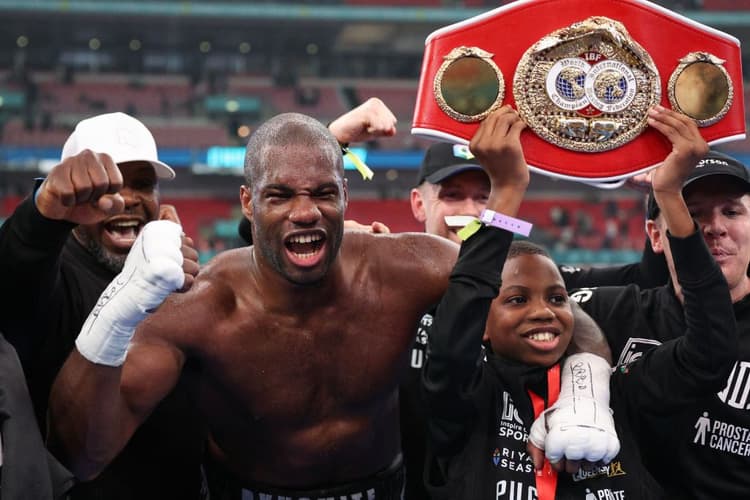 IBF、ダニエル・デュボア対デレク・チゾラの指令へ　ウシクとの4団体統一戦が優先される見込み