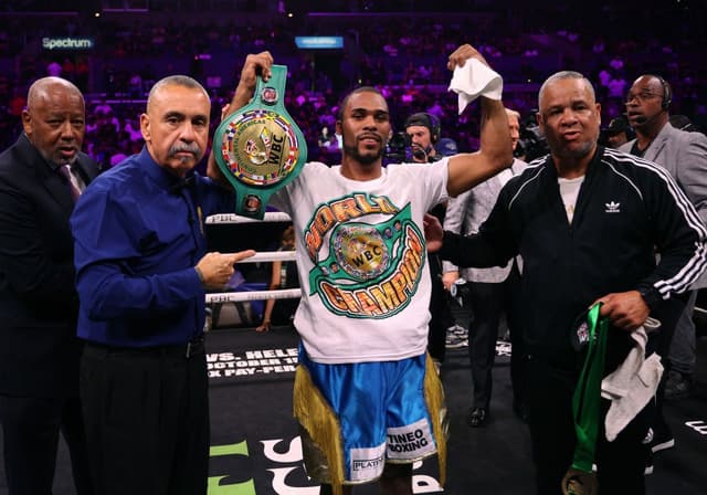 Edwin De Los Santos Sees Keyshawn Davis At ‘A Much Lower Level’ Than Shakur Stevenson