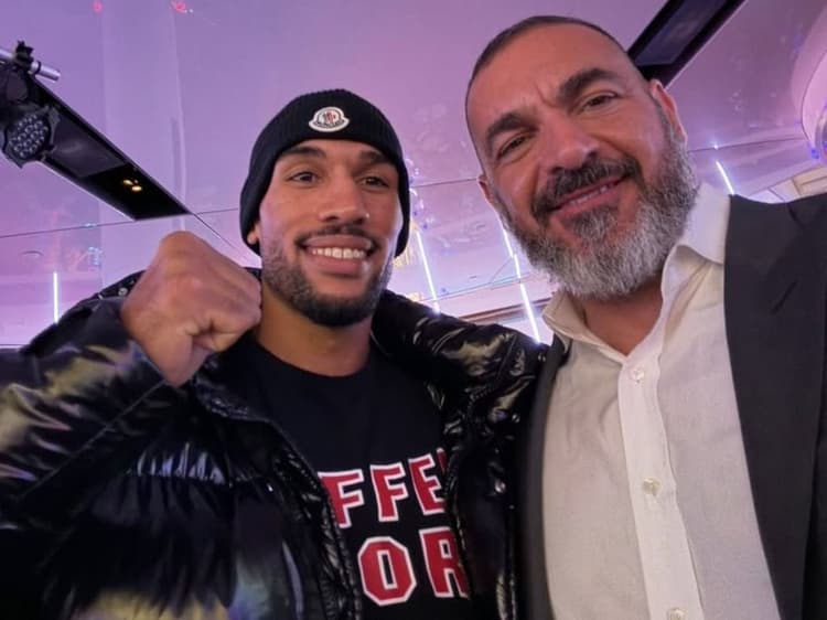 Osleys Iglesias offered chance to fight Canelo Alvarez, promoter confirms