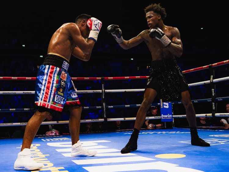 La meilleure victoire de la carrière de Jadier Herrera enthousiasme son entraîneur principal : « Il peut être intouchable » 