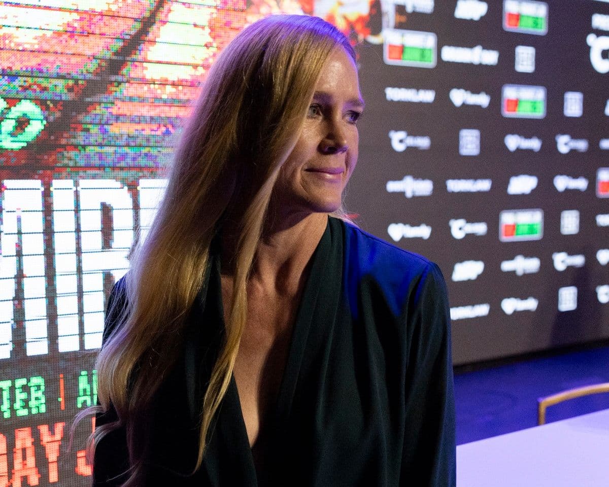 holly-holm (2).jpg