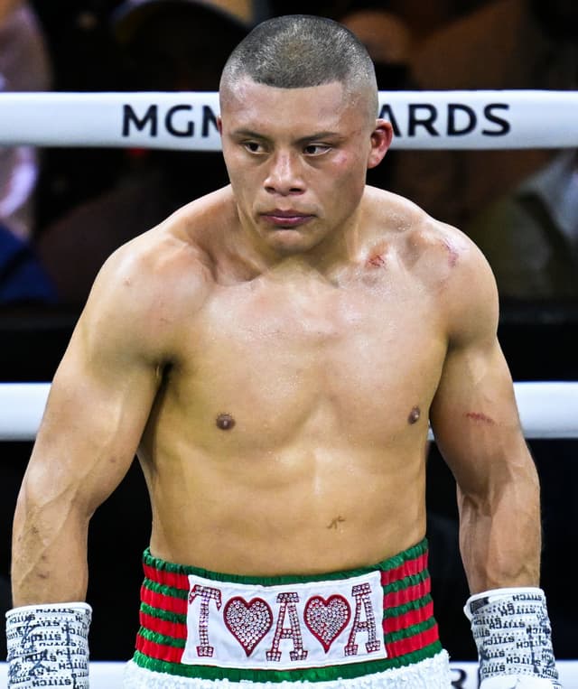 fighter Isaac Cruz image