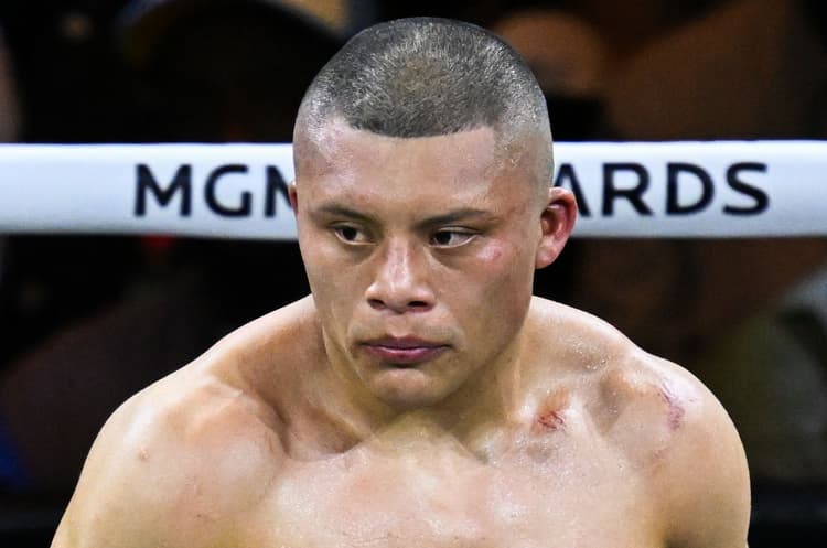 Isaac Cruz Aims To Give Lamont Roach A Rude Awakening On 140-Pound Debut