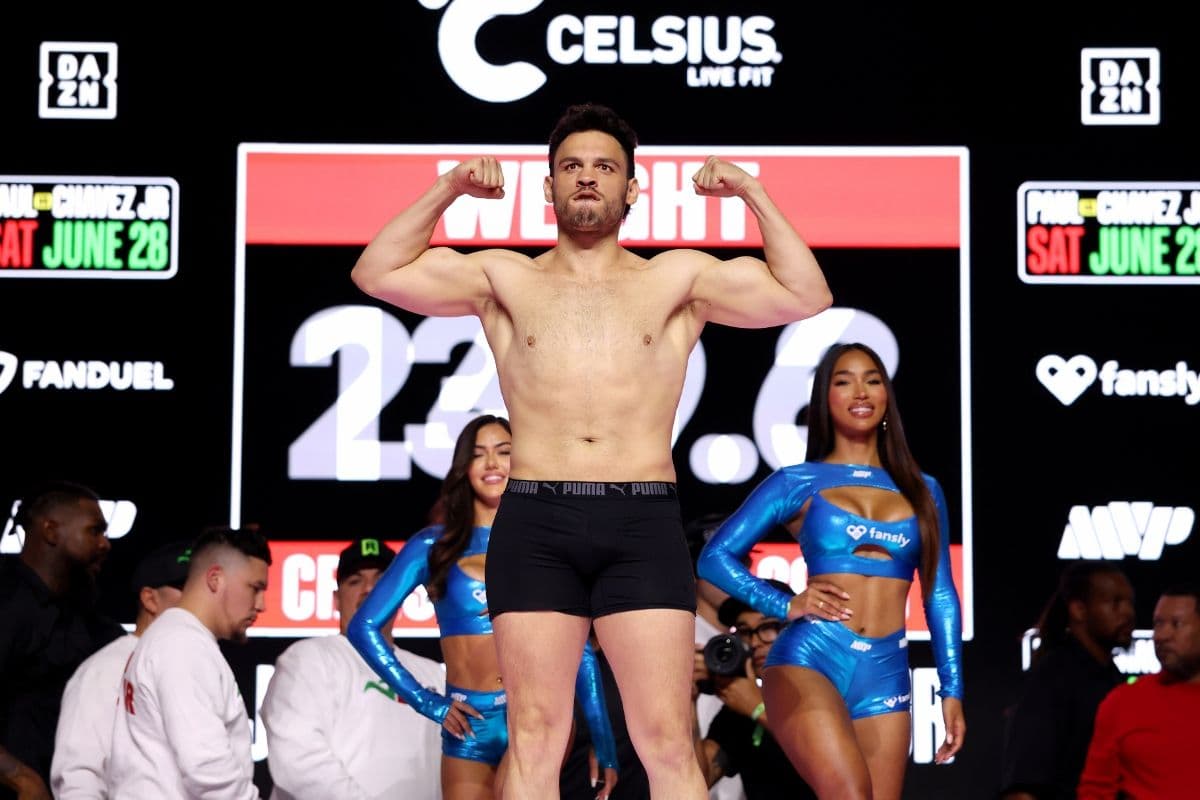 julio-cesar-chavez-jr (1).jpg