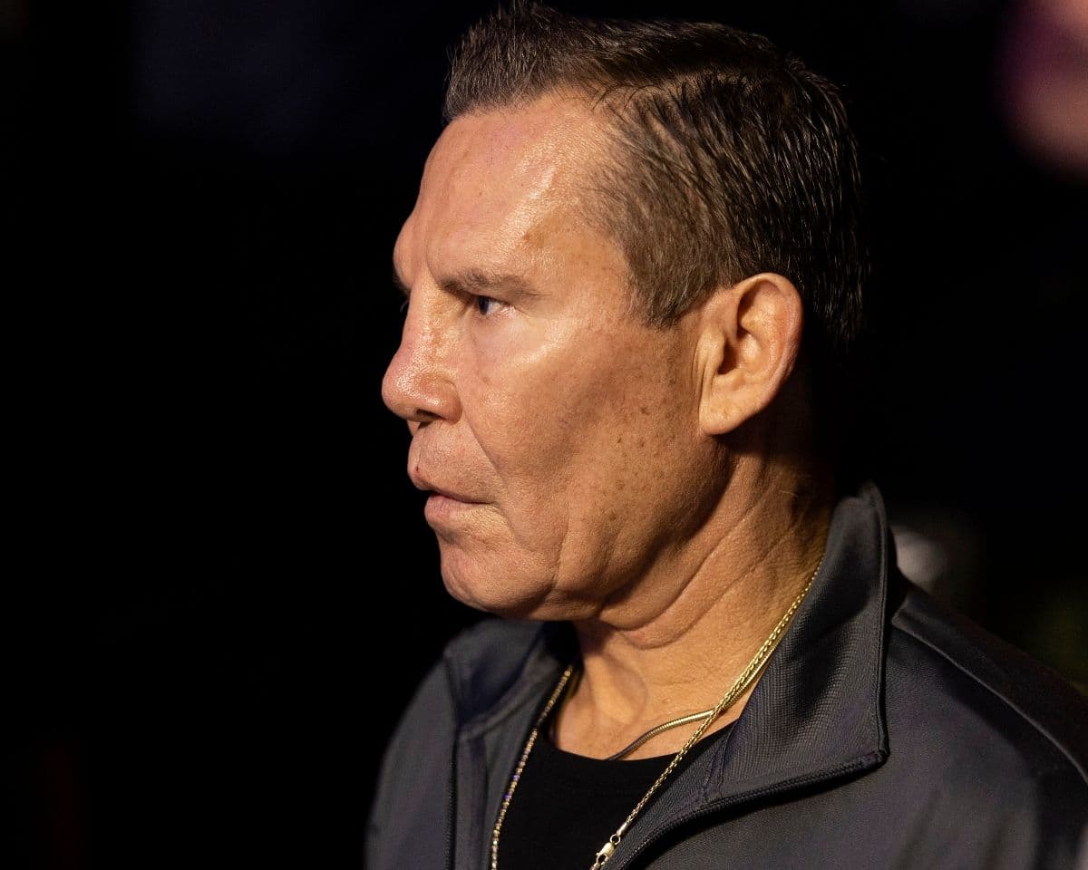 julio-cesar-chavez-sr (3).jpg
