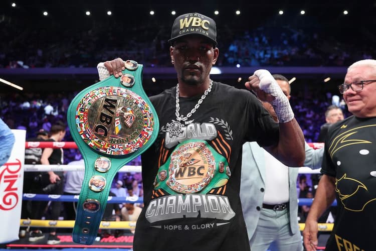 Subriel Matias bat Alberto Puello par décision majoritaire controversée et s’empare de la ceinture WBC des super-légers (140 livres)