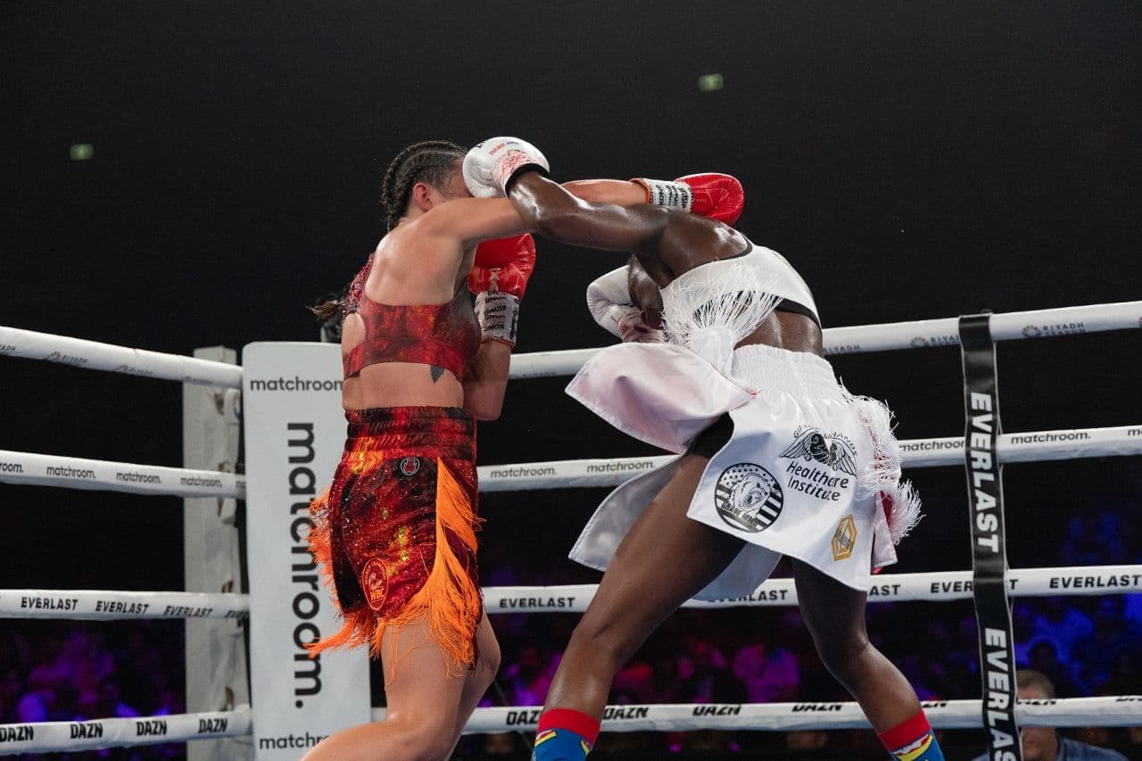 nicolson-brown-fight (6).jpg
