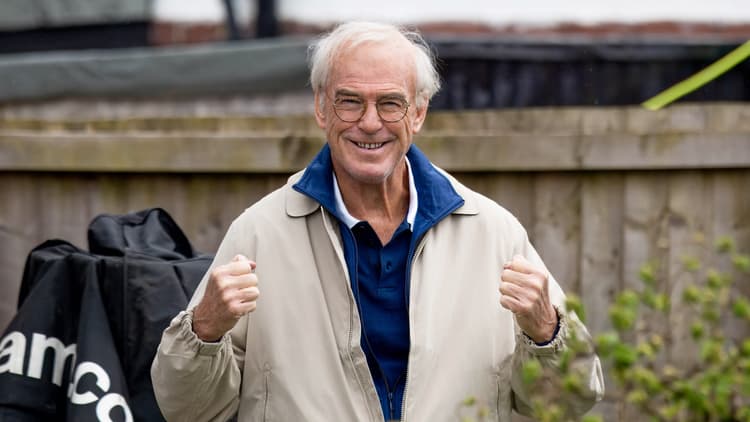 Pierce Brosnan : comment il s’est lié d’amitié avec le regretté Brendan Ingle en incarnant « Giant »