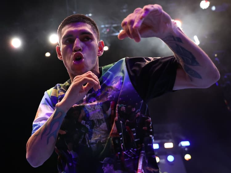 フェルナンド・マルティネス、歴史を作る準備万端。重い心を抱えつつ、“バム”・ロドリゲスを力でねじ伏せる覚悟