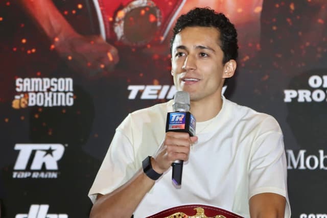 Rafael Espinoza keeps hitting high notes as Edward Vazquez, unification fights loom