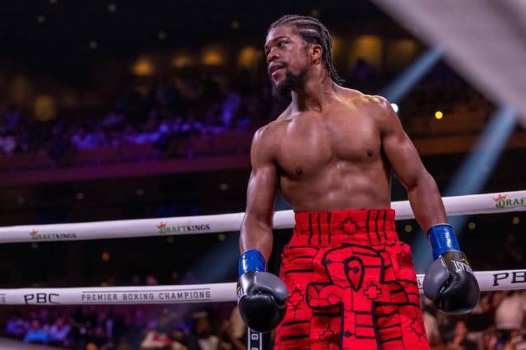 Gary Antuanne Russell contre Andy Hiraoka trouve une nouvelle date pour le combat de championnat WBA