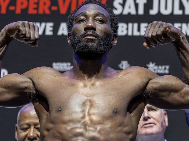Hearn Doesn’t See Canelo-Crawford Taking Place: “I’ll Be Very Surprised"