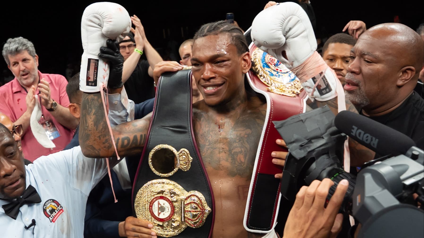 Lopez stops Gallegos in light heavyweight slugfest to stay unbeaten