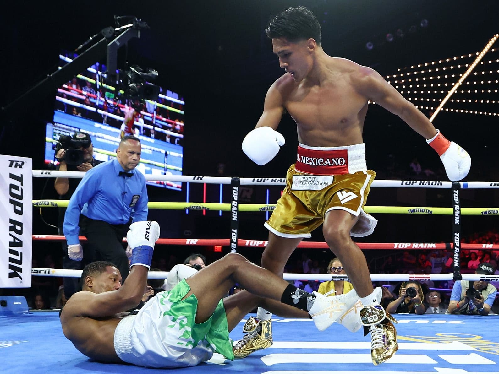 Emiliano Vargas Viciously Knocks Out Alexander Espinoza In First Round On Zayas-Garcia Card