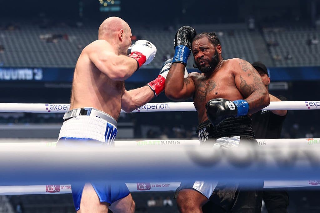 Jermaine Franklin defeats Ivan Dychko by unanimous decision