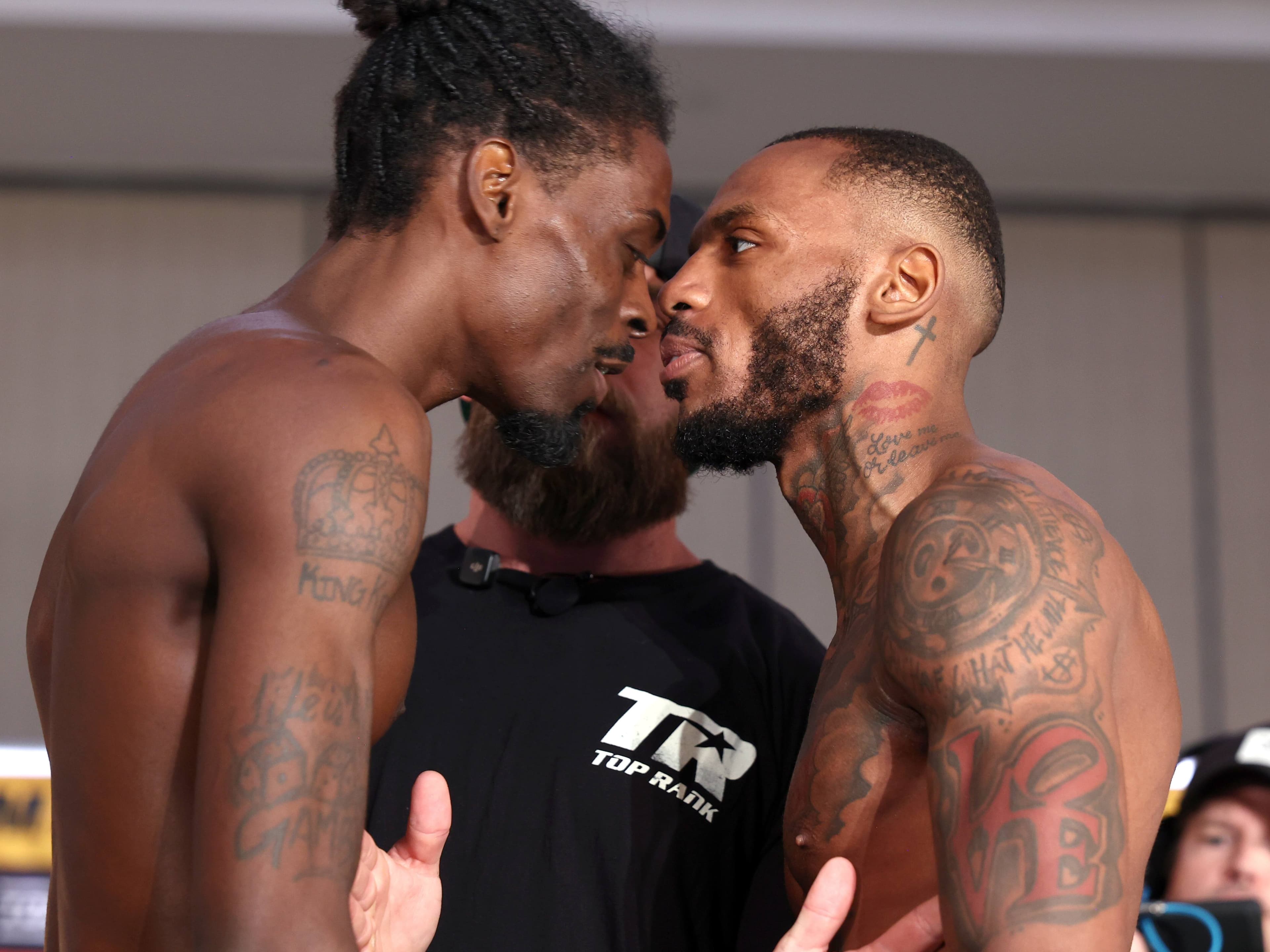 Keyshawn, Keon Davis 'Jump' Nahir Albright In Locker Room After His Win Over Older Brother Kelvin