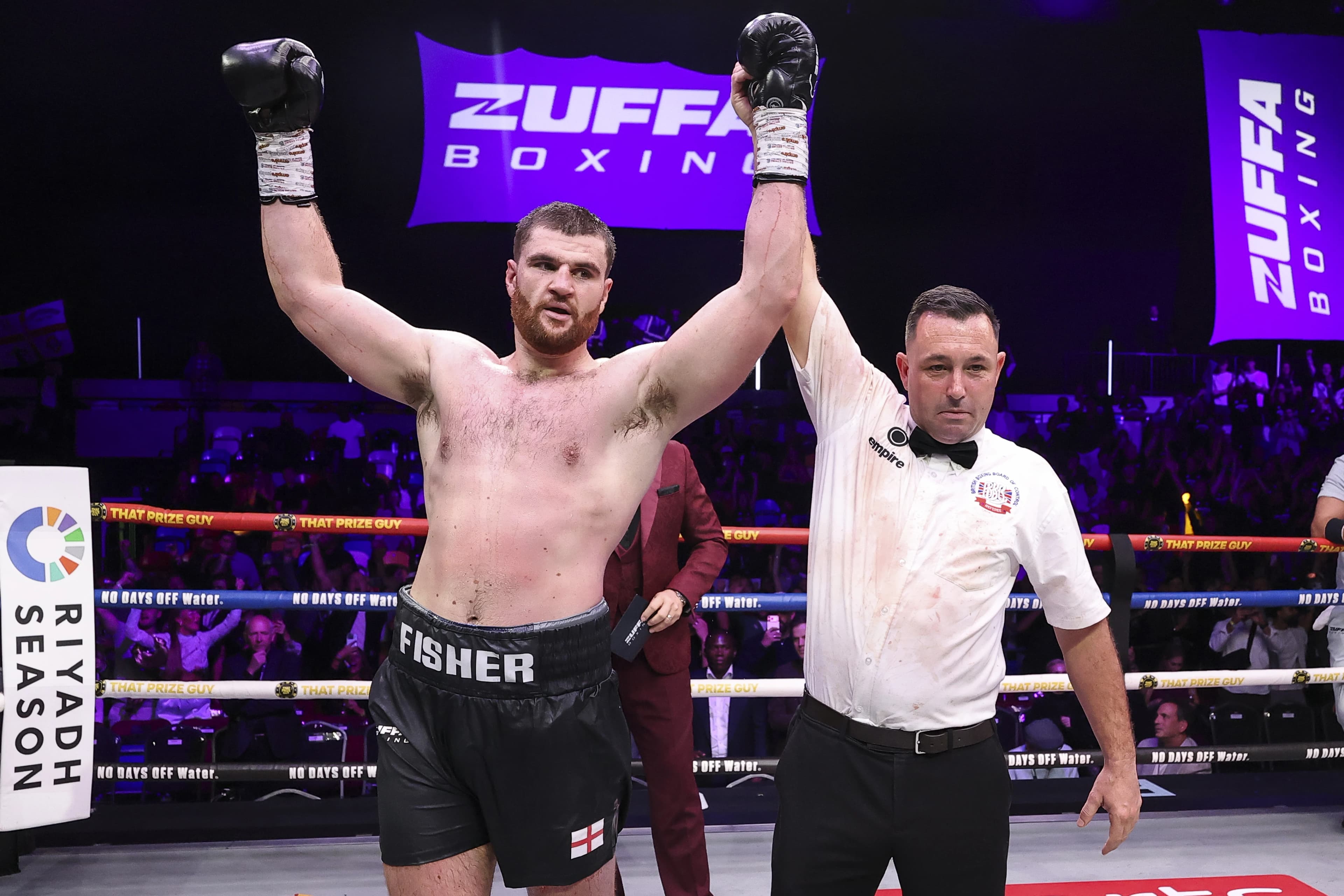 Fisher narrowly outpoints Pirotton in difficult fight