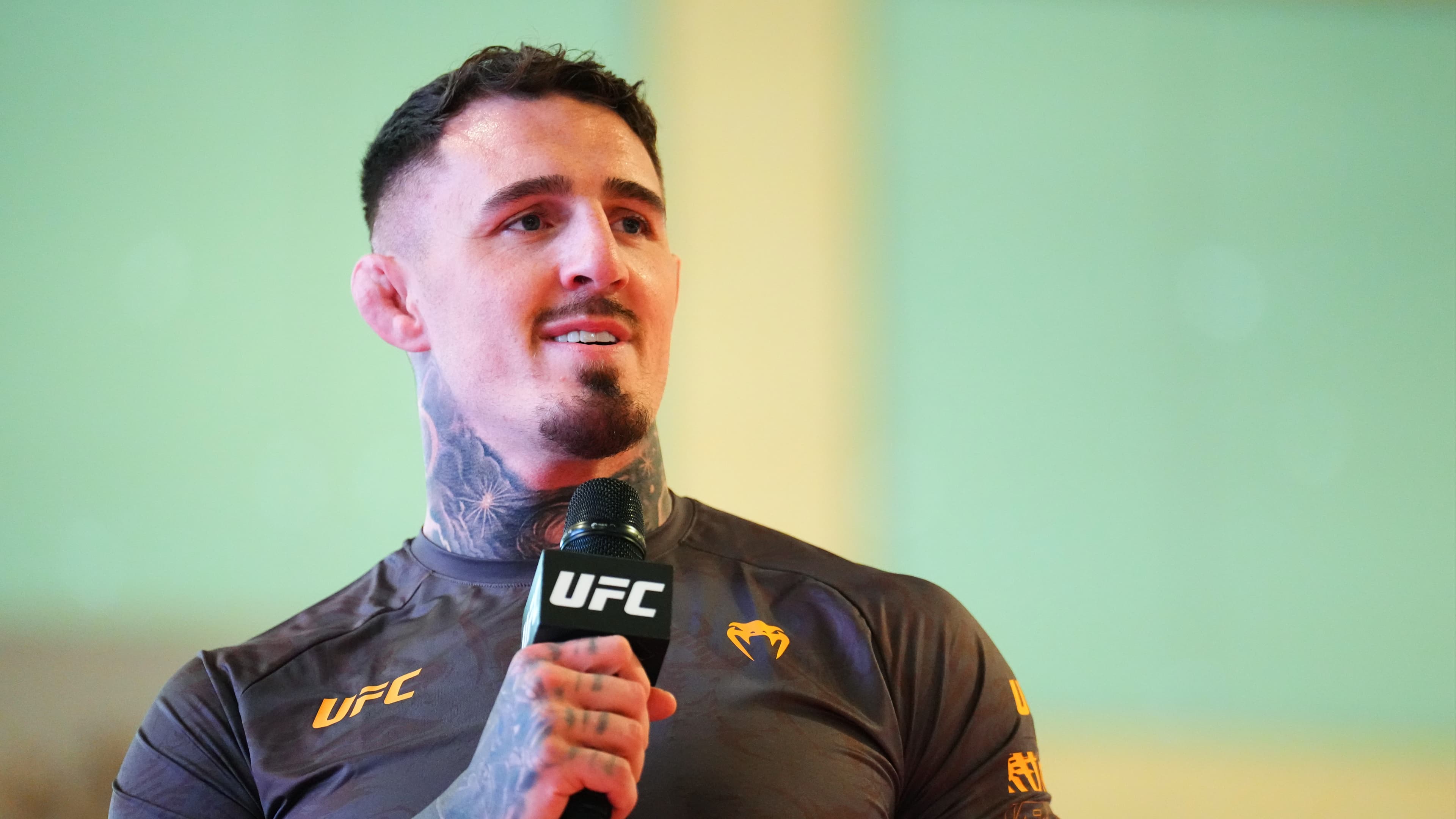 UFC champ Aspinall doubts he'd beat top boxers: 'Just not happening'