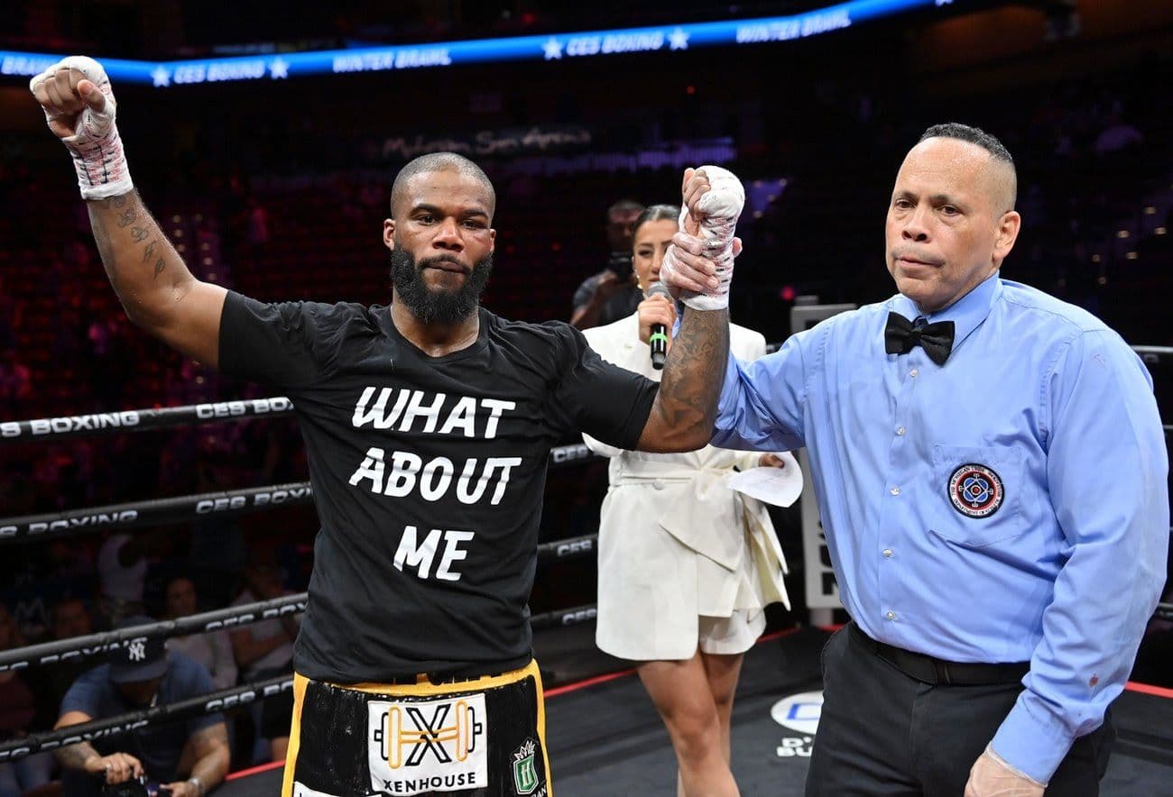Chordale Booker overcomes determined Greg Vendetti, wins unanimous decision