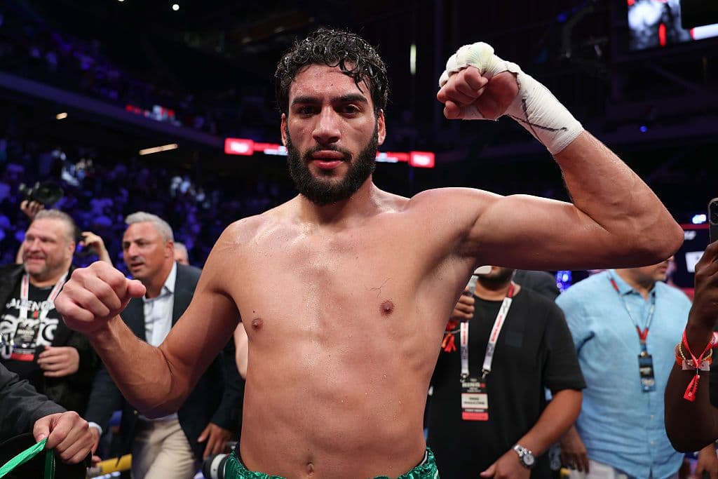 Hamzah Sheeraz Welcomes Title Crack At New 'King Of The Sport' Terence Crawford