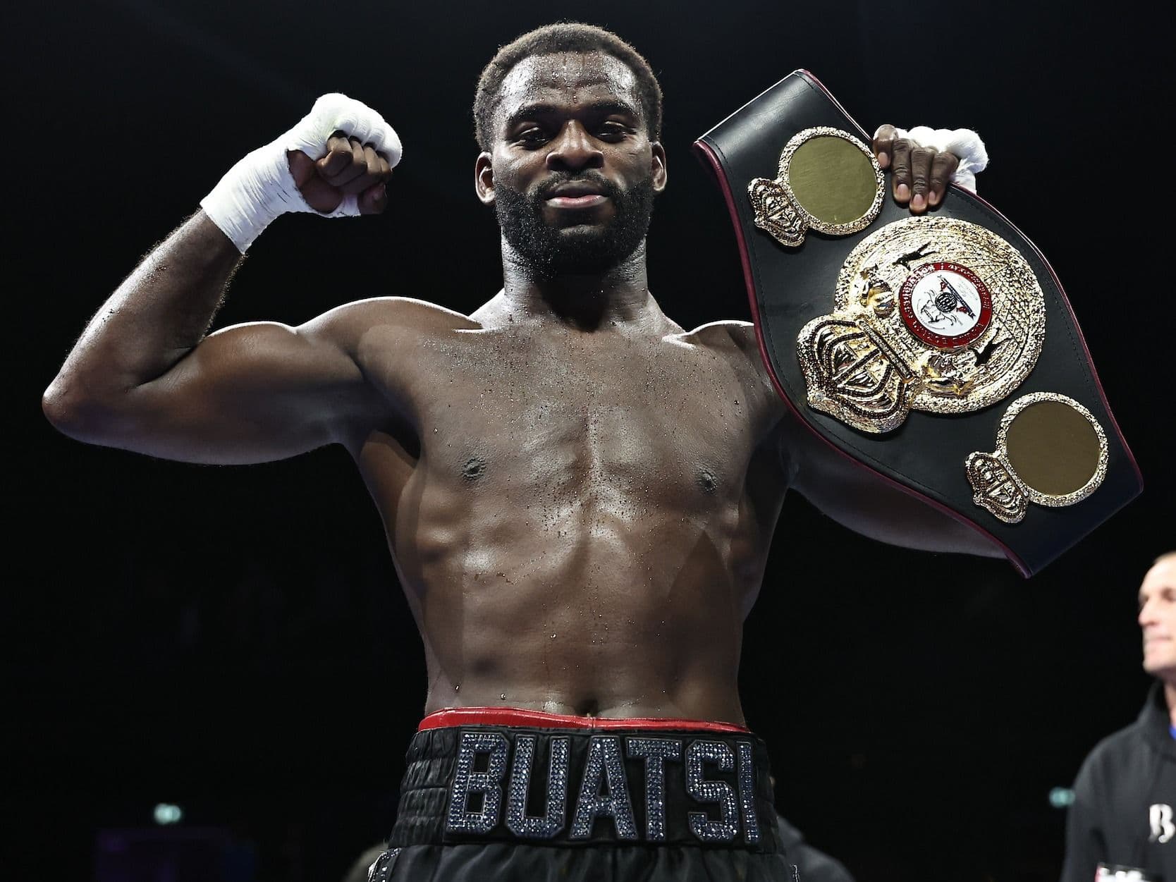 Joshua Buatsi escapes with controversial decision over Zach Parker
