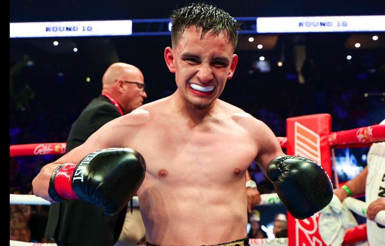 World-Ranked Ricardo Sandoval Produces Shutout Points Victory Over Saleto Henderson